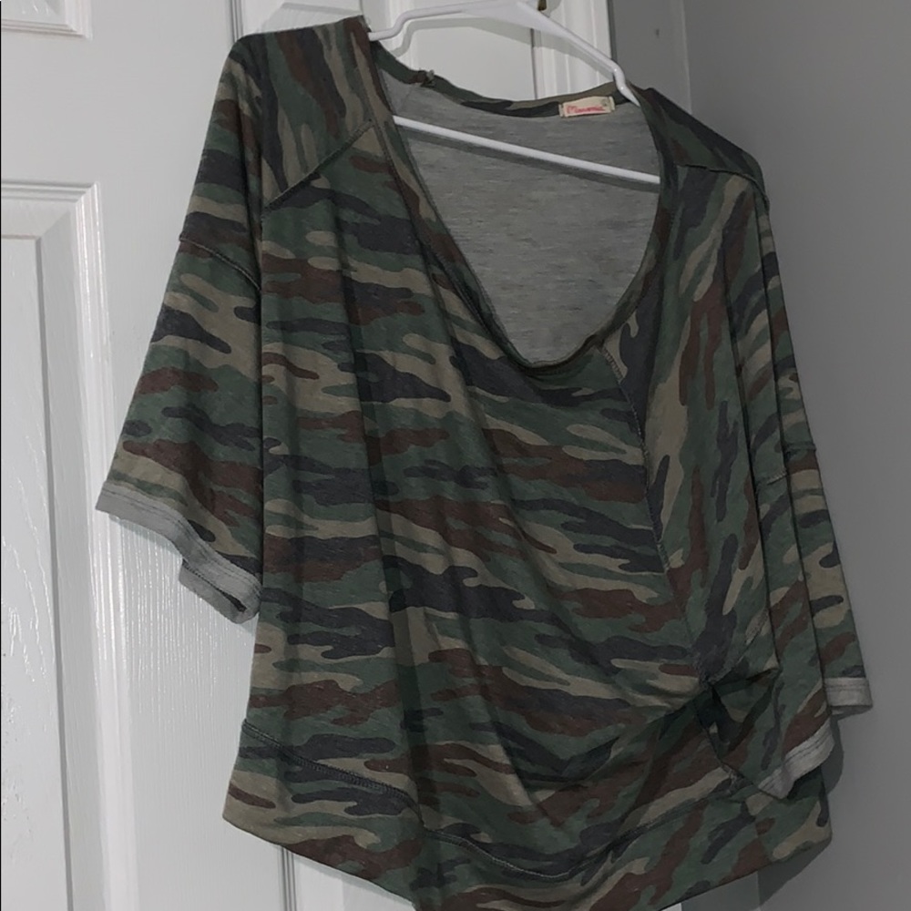 Camo elbow T-shirt